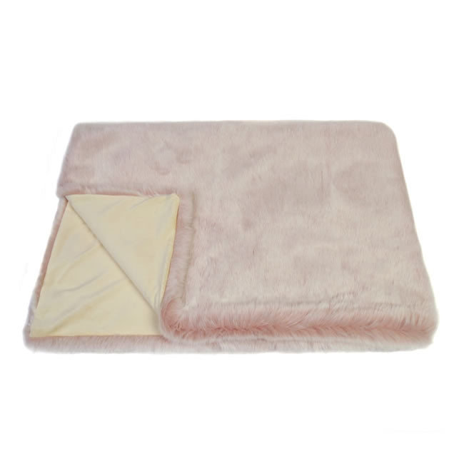 Faux Fur Comforter in Smoothie
