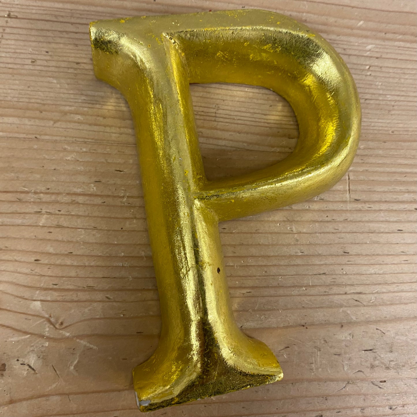 Gold Graffiti, letter P