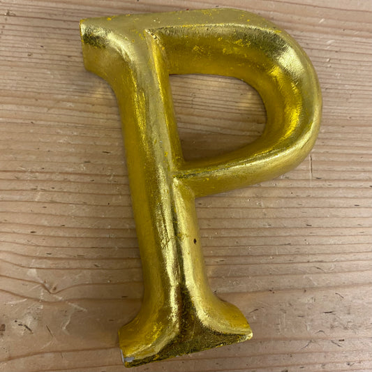 Gold Graffiti, letter P