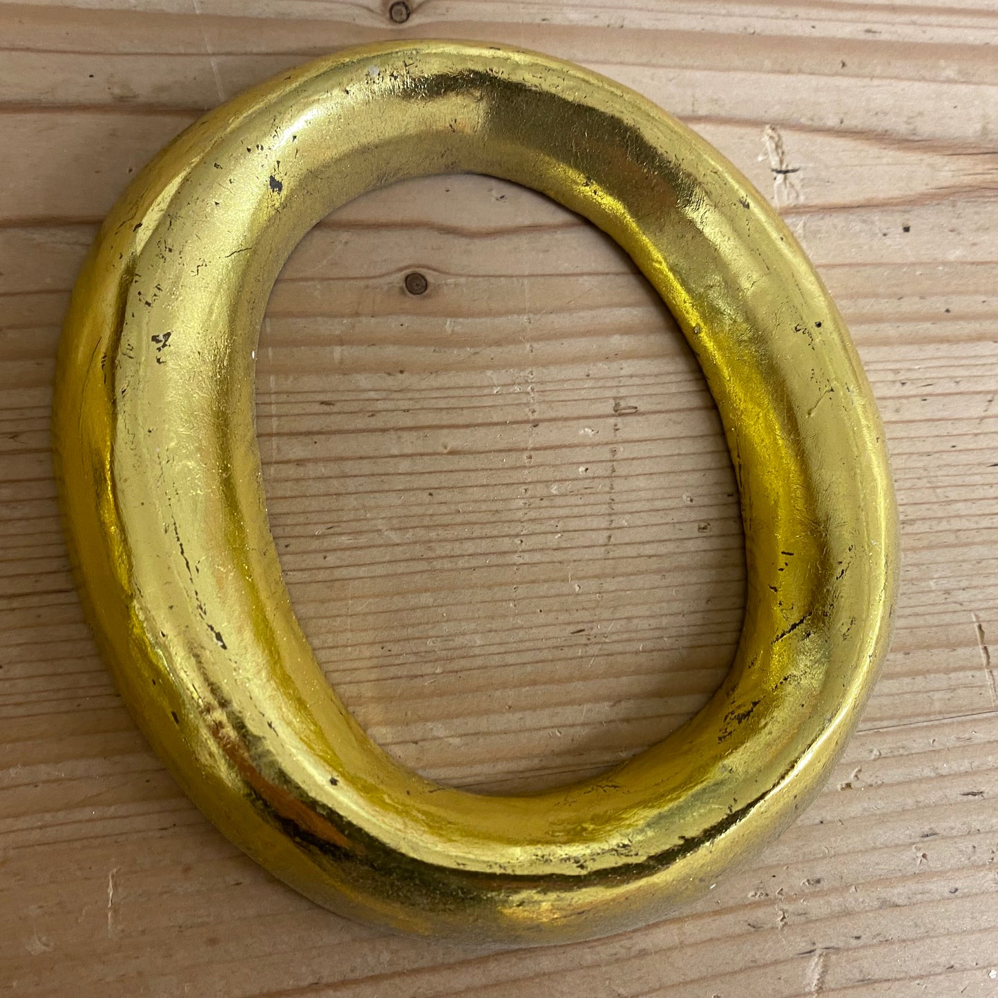 Gold Graffiti, letter O