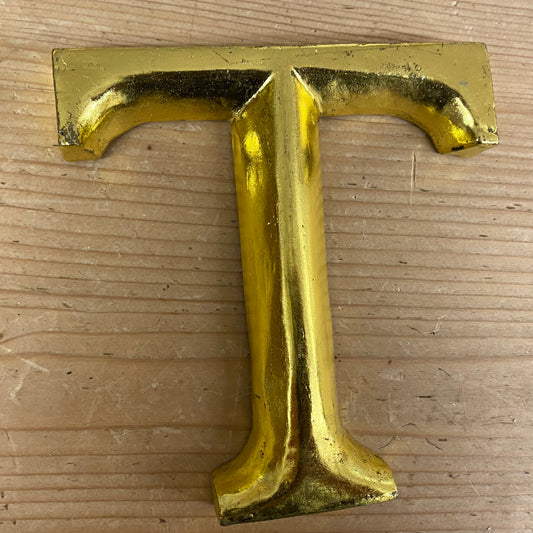 Gold Graffiti, letter T