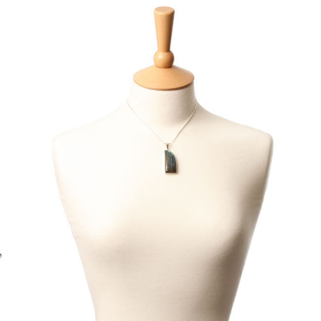 Labradorite Pendant set in Sterling Silver