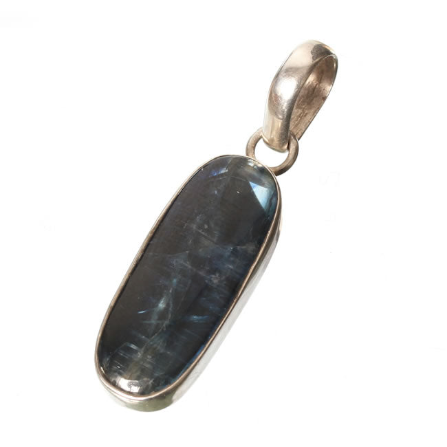 Labradorite Pendant set in Sterling Silver
