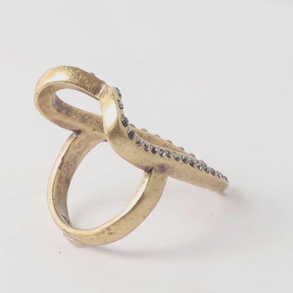 A&C Norway Crystal Heart Ring – Sculptural Gold Tone