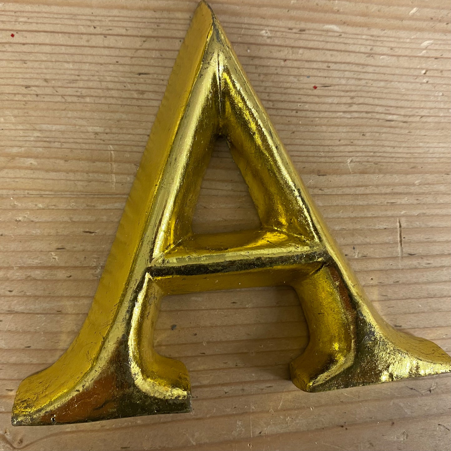 Gold Graffiti, letter A