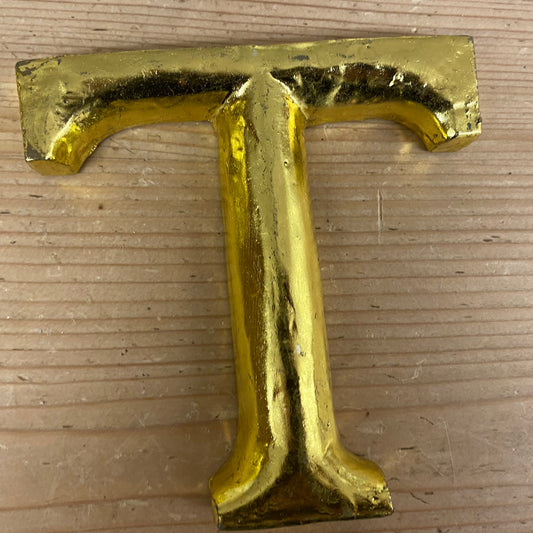 Gold Graffiti, letter T