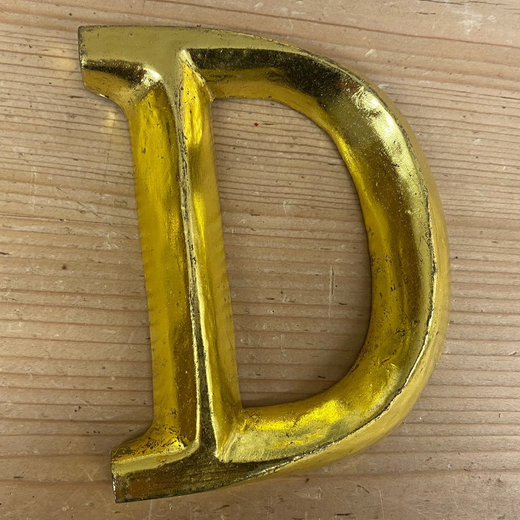 Gold Graffiti, letter D