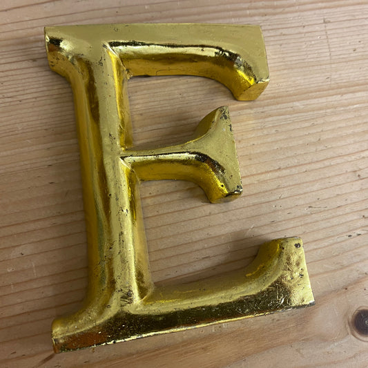 Gold Graffiti, letter E