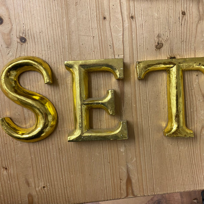 Gold Graffiti, letter U