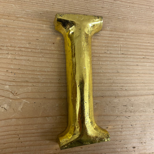 Gold Graffiti, letter I