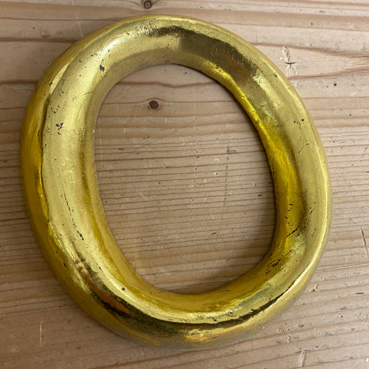 Gold Graffiti, letter O