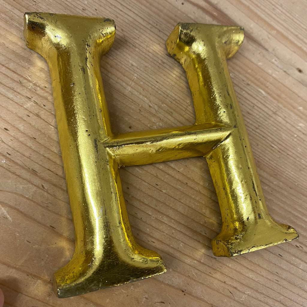 Gold Graffiti, letter H