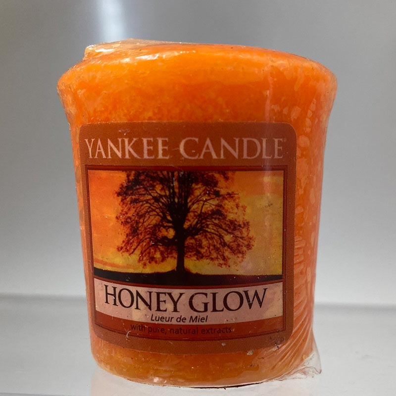 Yankee Candle Votive, Honey Glow.